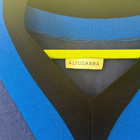 Altuzarra 100% extra fine wool v-neck soft sweater size XS - Picture 6 of 6